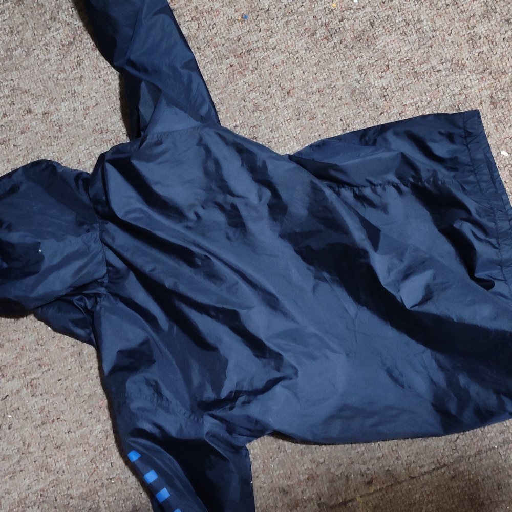 Windbreaker - Picture 3 of 3